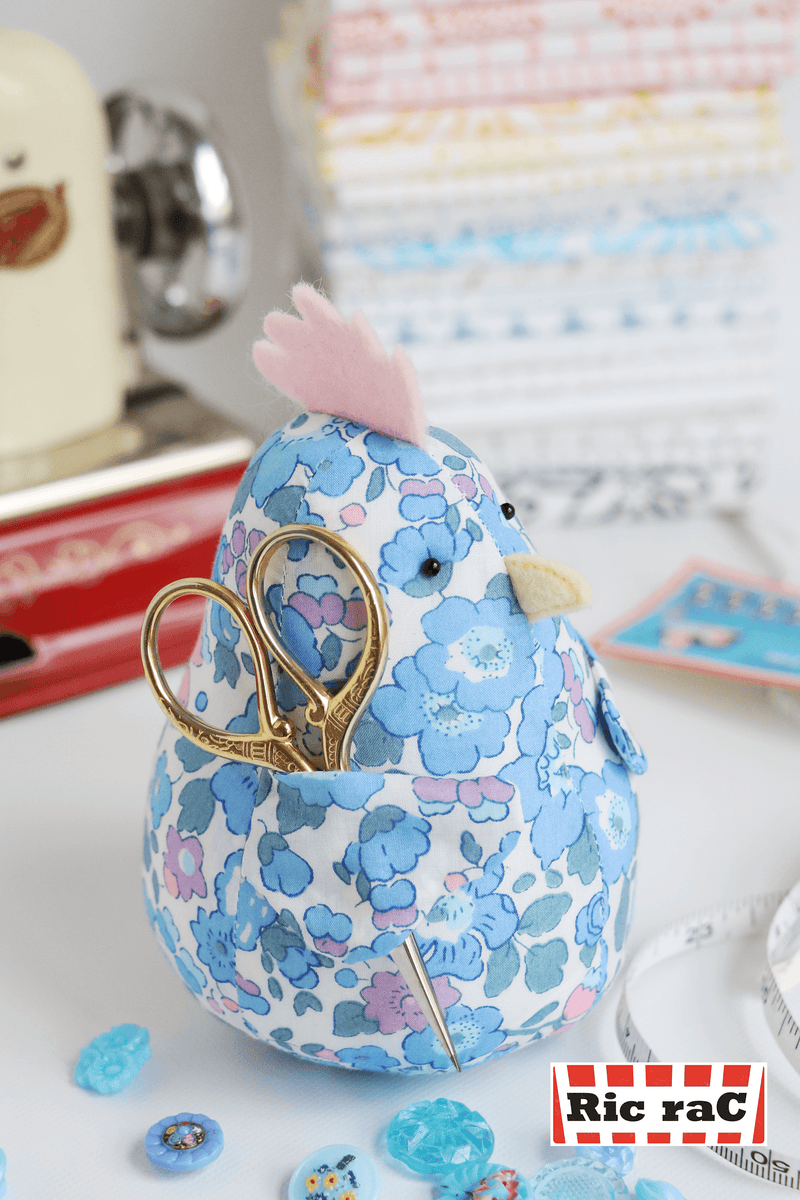 Chicken caddy: chicken pincushion softie – jodiericrac